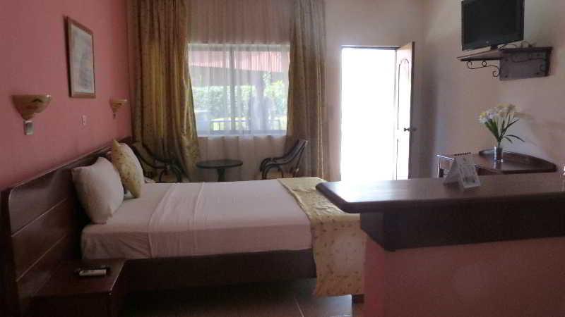 Riviera Taouyah Hotel Конакри Экстерьер фото