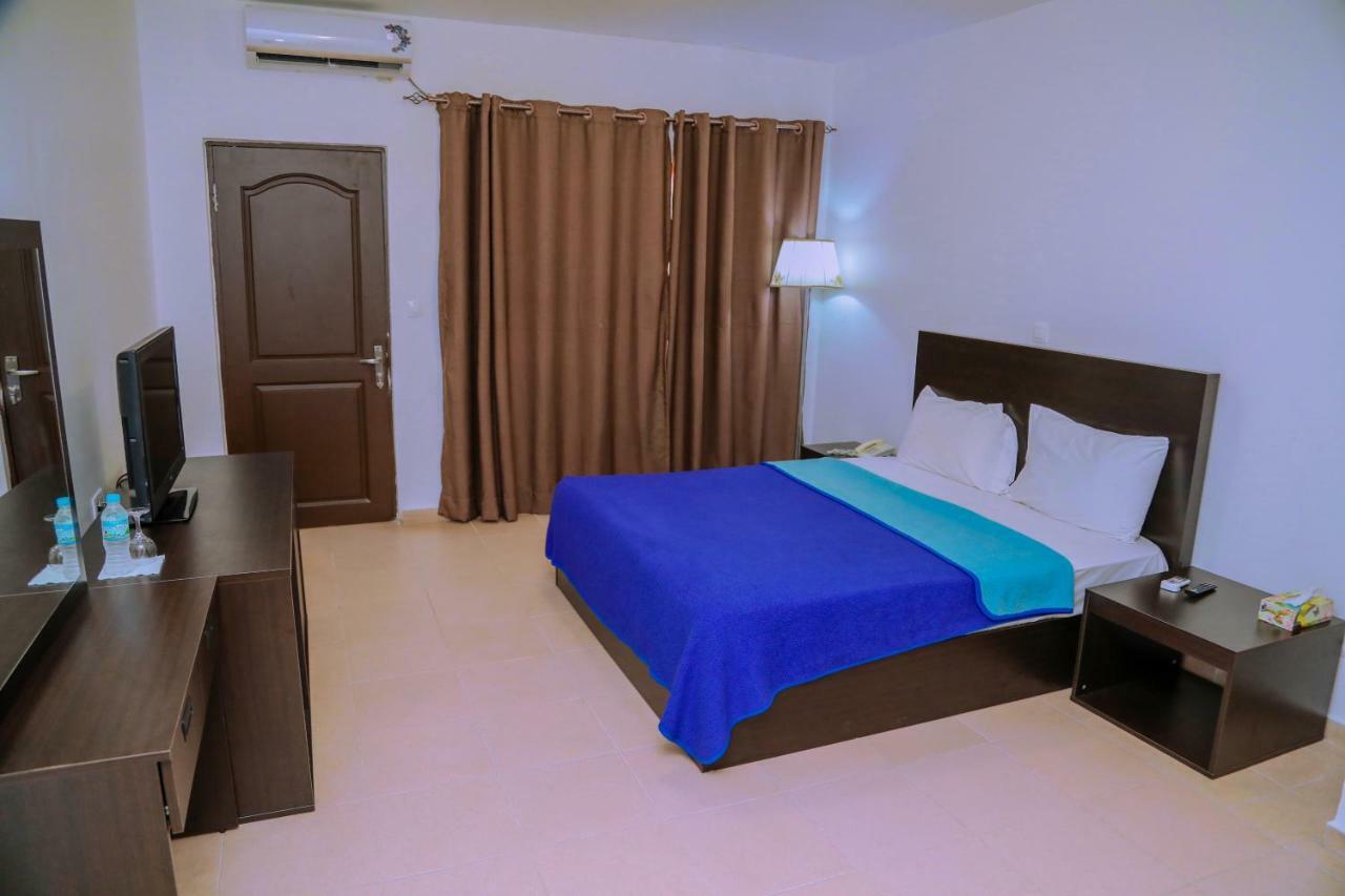 Riviera Taouyah Hotel Конакри Экстерьер фото