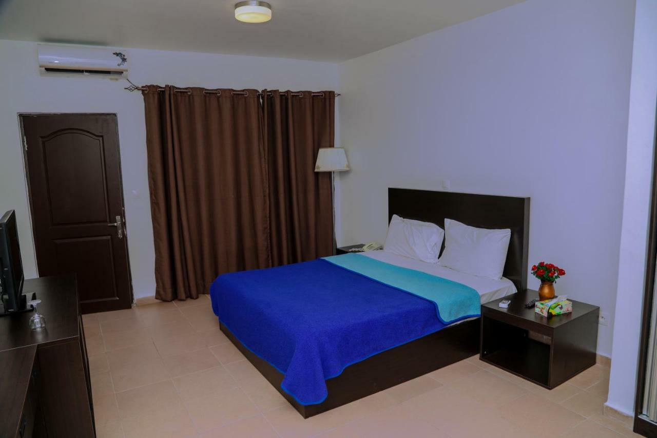 Riviera Taouyah Hotel Конакри Экстерьер фото